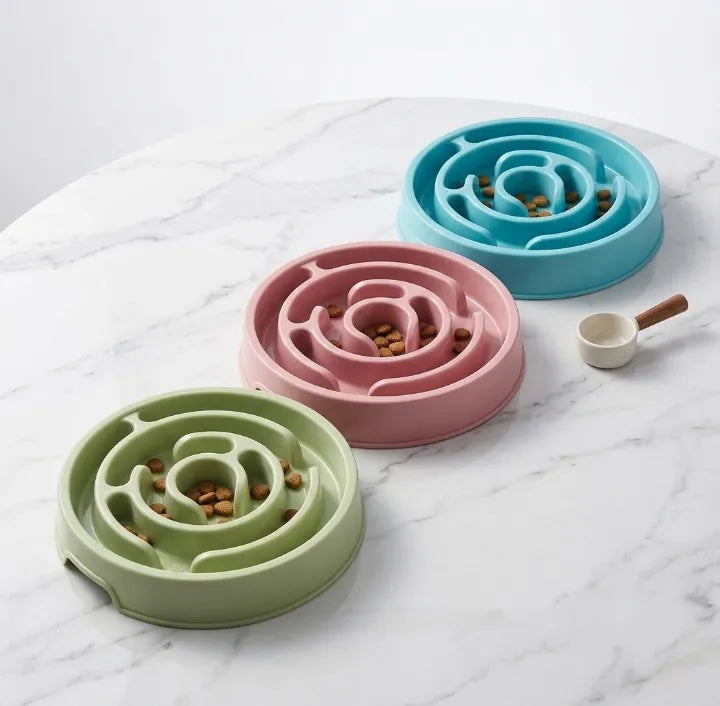 3 gamelle aligner classique sur une table en marbre 