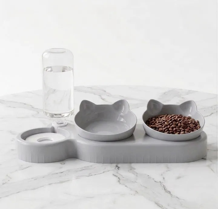 gamelle 3 en 1 gris sur une table en marbre