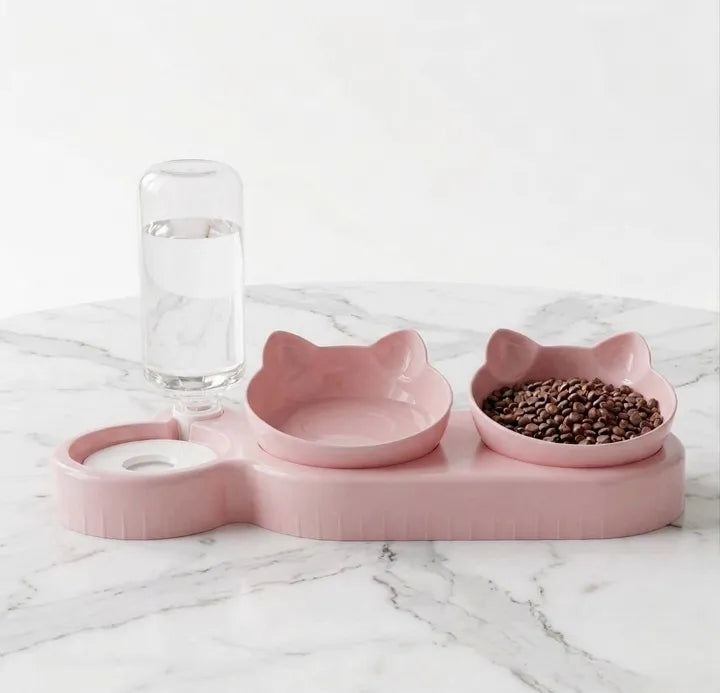 gamelle 3 en 1 rose sur une table en marbre